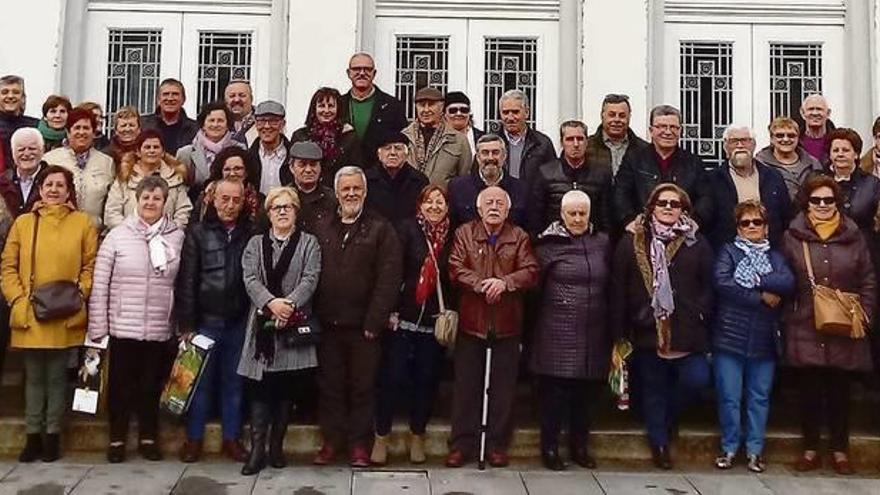 Los socios de A Cañota na Memoria recorren las villas del norte de Portugal