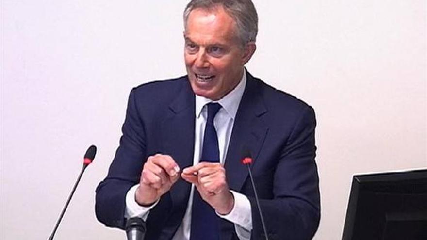 Blair, tachado de criminal de guerra mientras explicaba su relación amistosa con Murdoch
