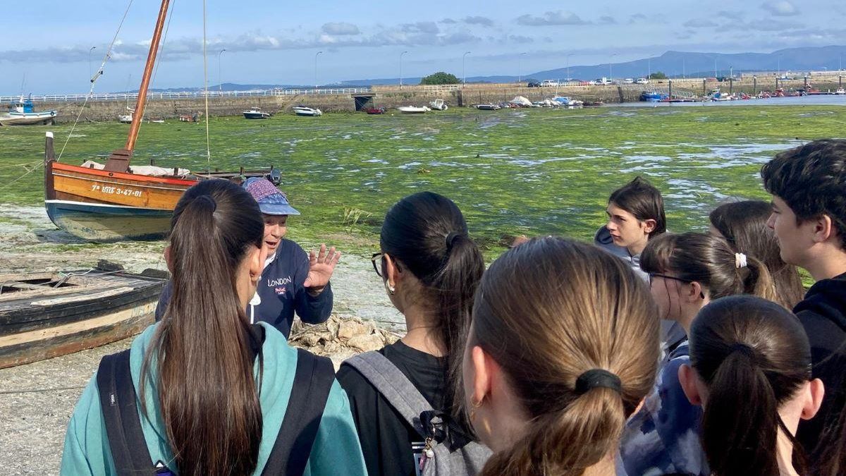 Alumnos de 3º ESO del IES Valadares en Cambados.