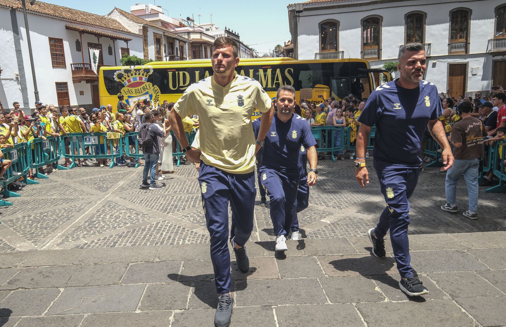 Ofrenda anual de la UD Las Palmas a la Virgen del Pino