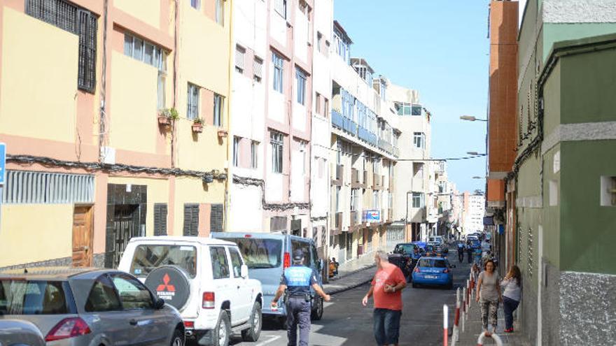 Caída de cascotes en edificios de Vegueta y de Schamann