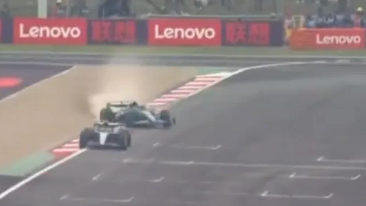 Alonso ha perdido la trasera de su Aston Martin intentando adelantar a Hamilton en China, pero ha salvado la situación