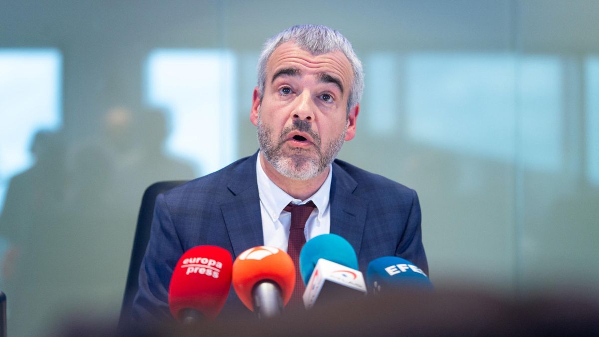Aena acusa a Ryanair de "chantaje" y el Gobierno afirma que no se someterá a "decisiones arbitrarias de una compañía"