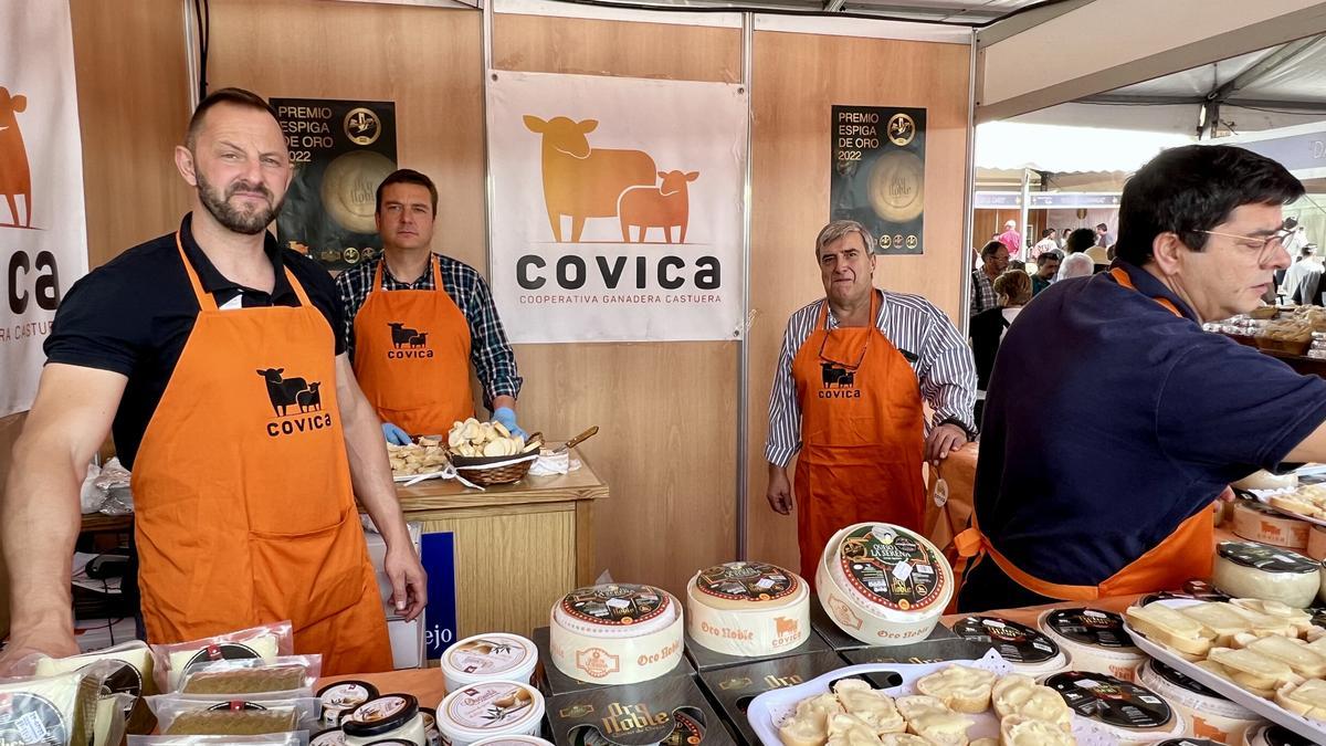 Estand de Covica en la Feria del Queso de Trujillo.