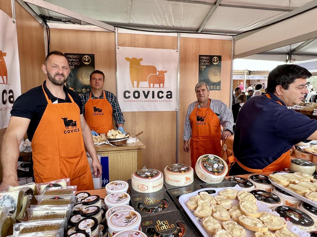 Estand de Covica en la Feria del Queso de Trujillo.