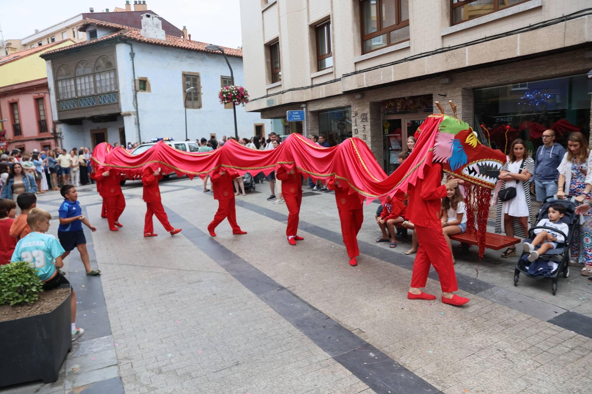 EN IMÁGENES: El desfile de carrozas por las fiestas del Carmen de Luancoi