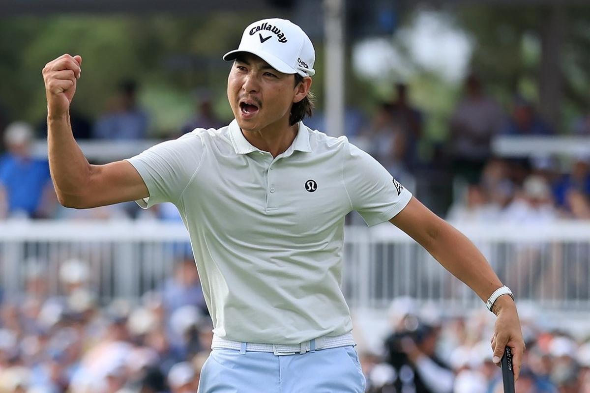 Min Woo Lee celebra la victoria en el tee del 18 en el Memorial Park de Houston