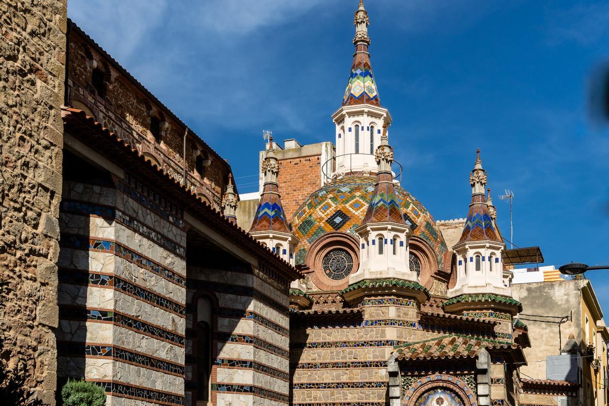 La iglesia de Sant Romá, entre el Gótico y el Modernismo.