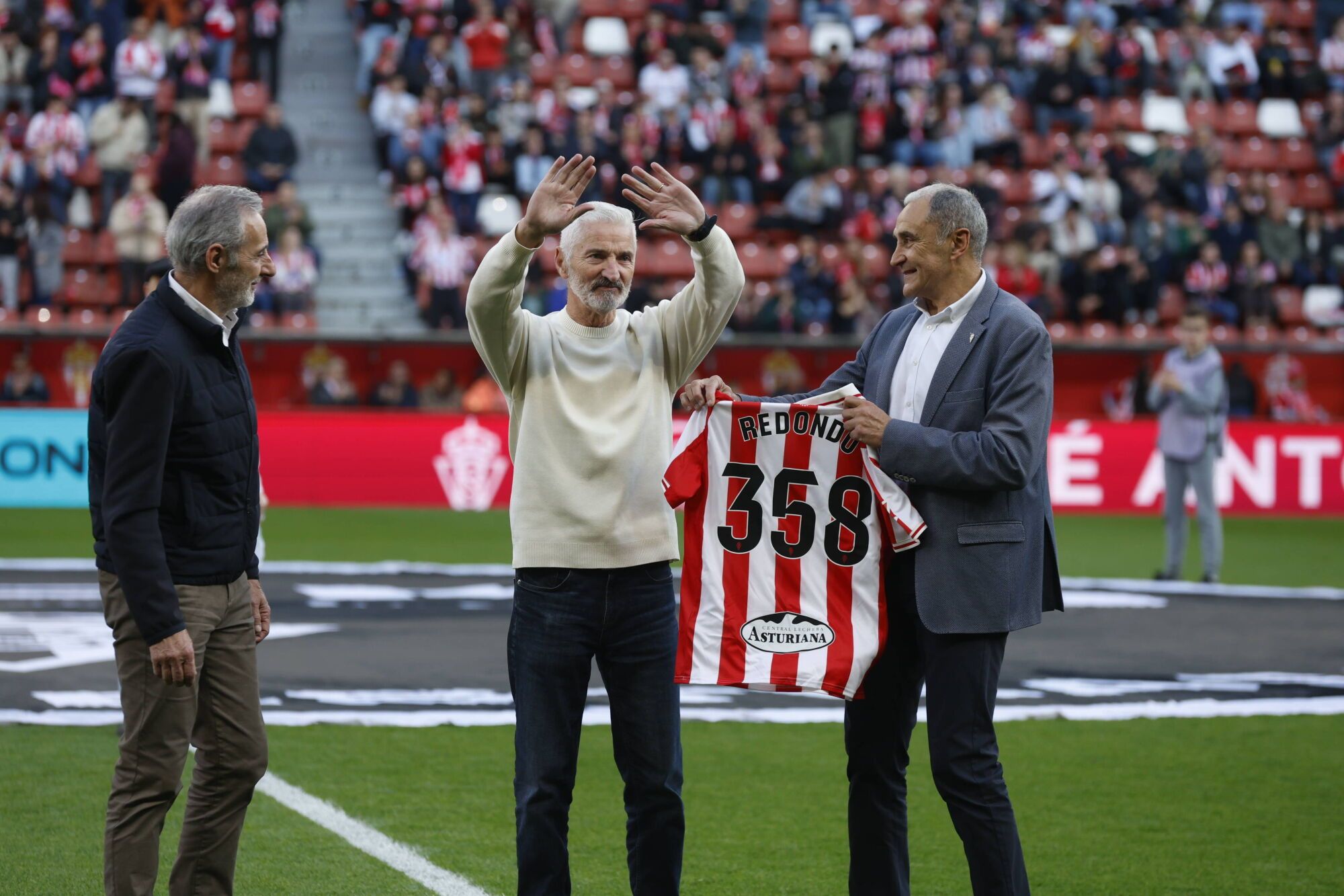 EN IMÁGENES: Gran victoria del Sporting contra el Granada en El Molinón