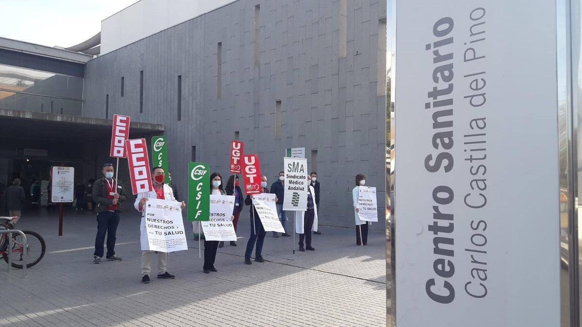 Los sanitarios de Córdoba protestan contra las medidas laborales aprobadas por la Junta