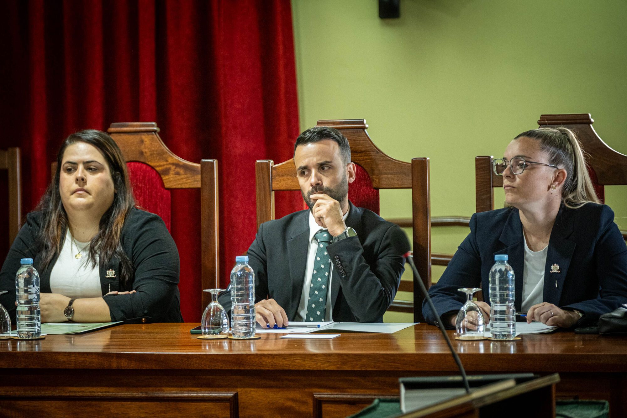 El pleno de La Guancha elige a Alejandro Herrera como nuevo alcalde del municipio.