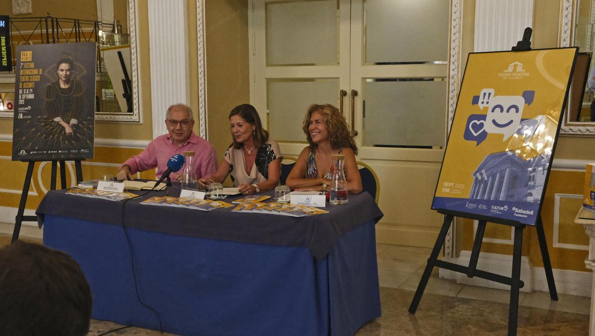 Abel Guarinos, Ana Ponsoda y María Dolores Padilla, durante la presentación.