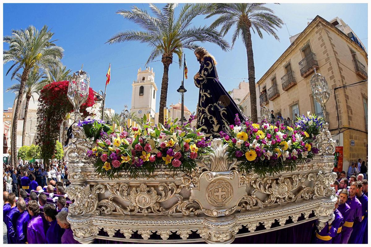 Jesús Rescatado llegando a la Plaza de la Constitución al término de la procesión de Bajada del Calvario el Viernes Santo.
