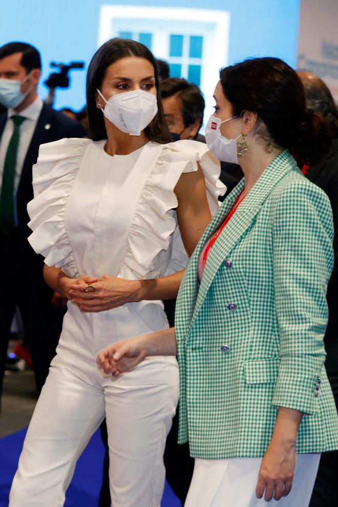 La reina Letizia e Isabel Díaz Ayuso en la inauguración de FITUR 2021