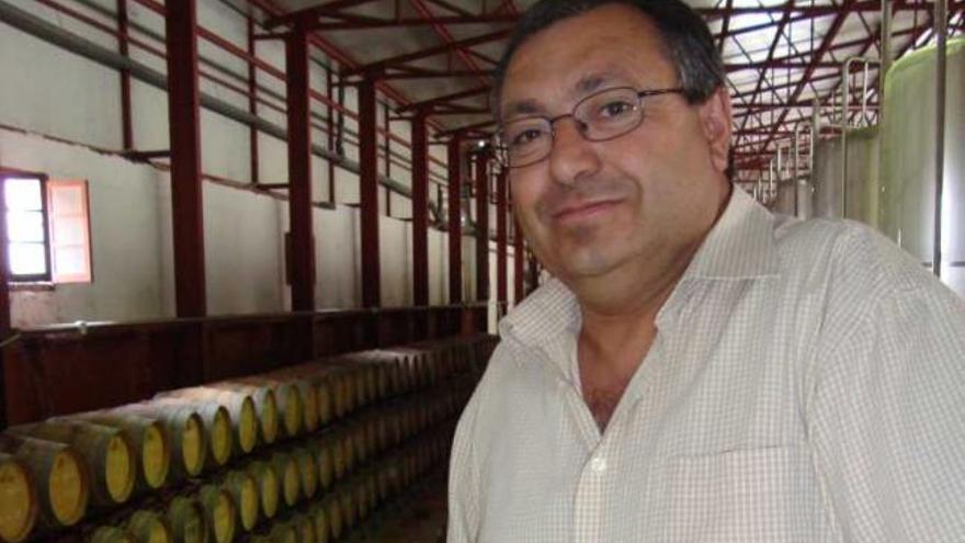 Alfredo Sogorb en la bodega monovera Santa Catalina.