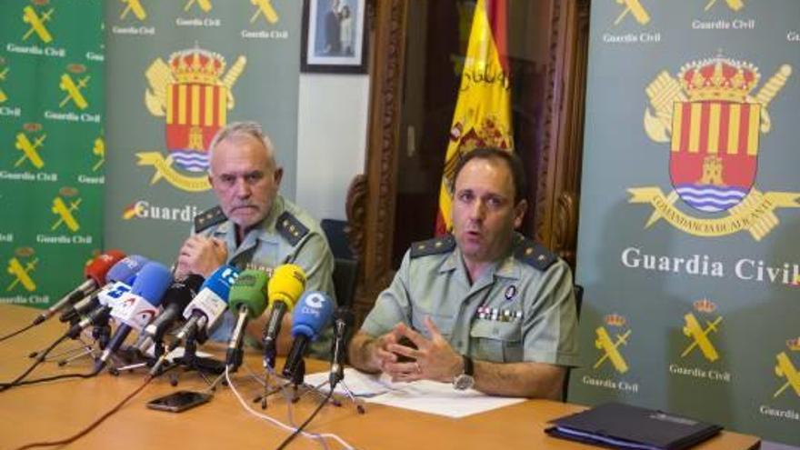 Manuel Muñoz y Francisco Poyato ayer en rueda de prensa.