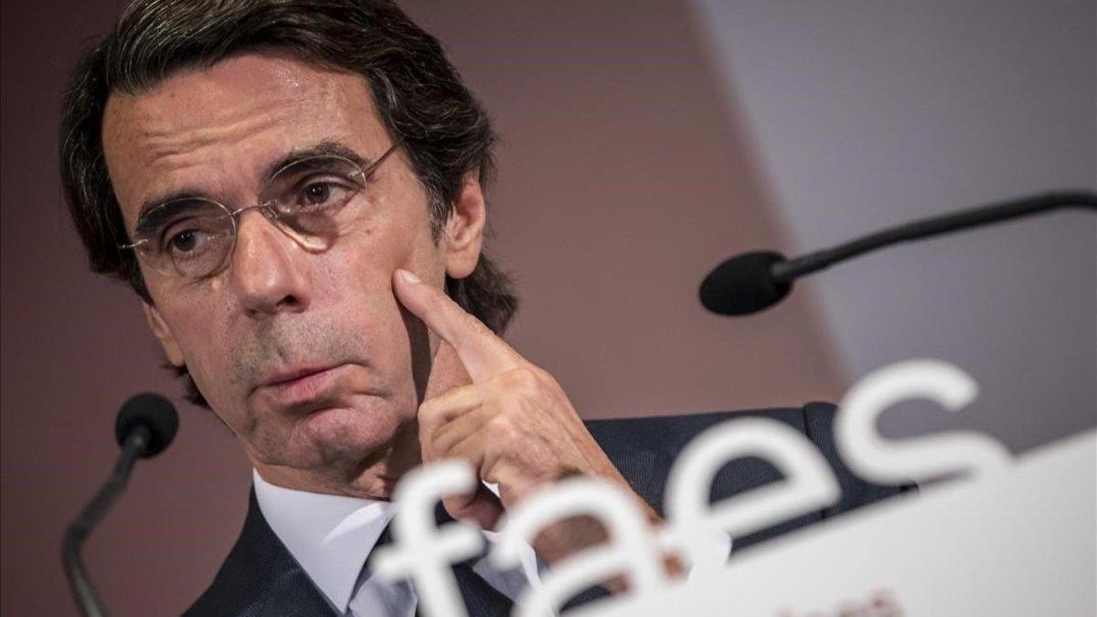 Aznar pide una confluencia para sacar al PSOE de la Moncloa