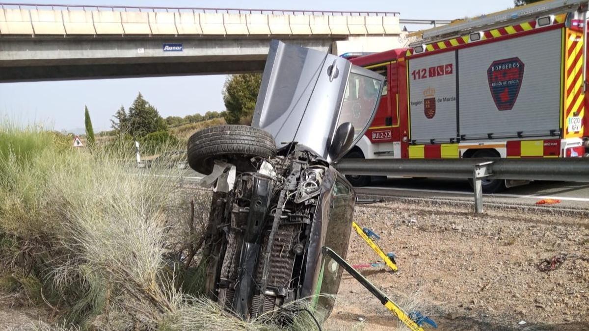 Estado en el que quedó el vehículo tras el accidente en Cehegín.