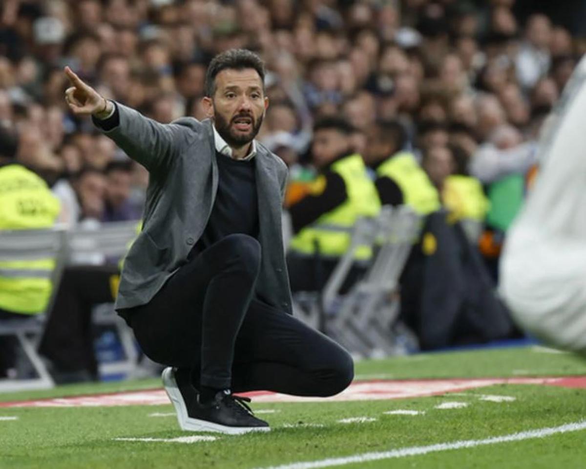 Carlos Corberán en el Bernabéu