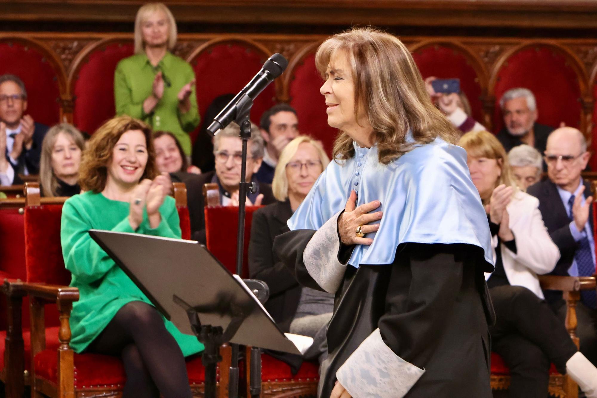 Maria del Mar Bonet y Joan Manuel Serrat defienden la música y la libertad en su 'honoris causa' por la Universitat de Barcelona