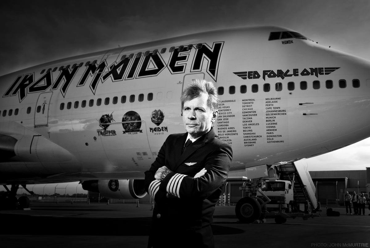 Dickinson abrió su propia empresa de mantenimiento de aviones y formación de pilotos, Cardiff Aviation.