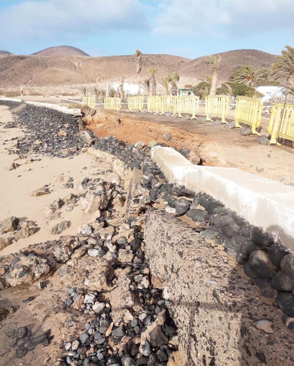 Daños en un temporal anterior en Pedro Barba, que no han sido arreglados.