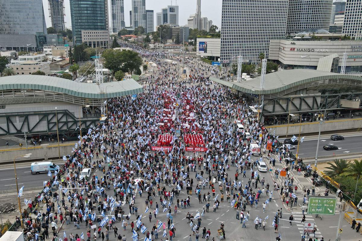 Manifestaciones en Tel Aviv contra las controvertidas reformas legales que promociona el gobierno de extrema derecha del país