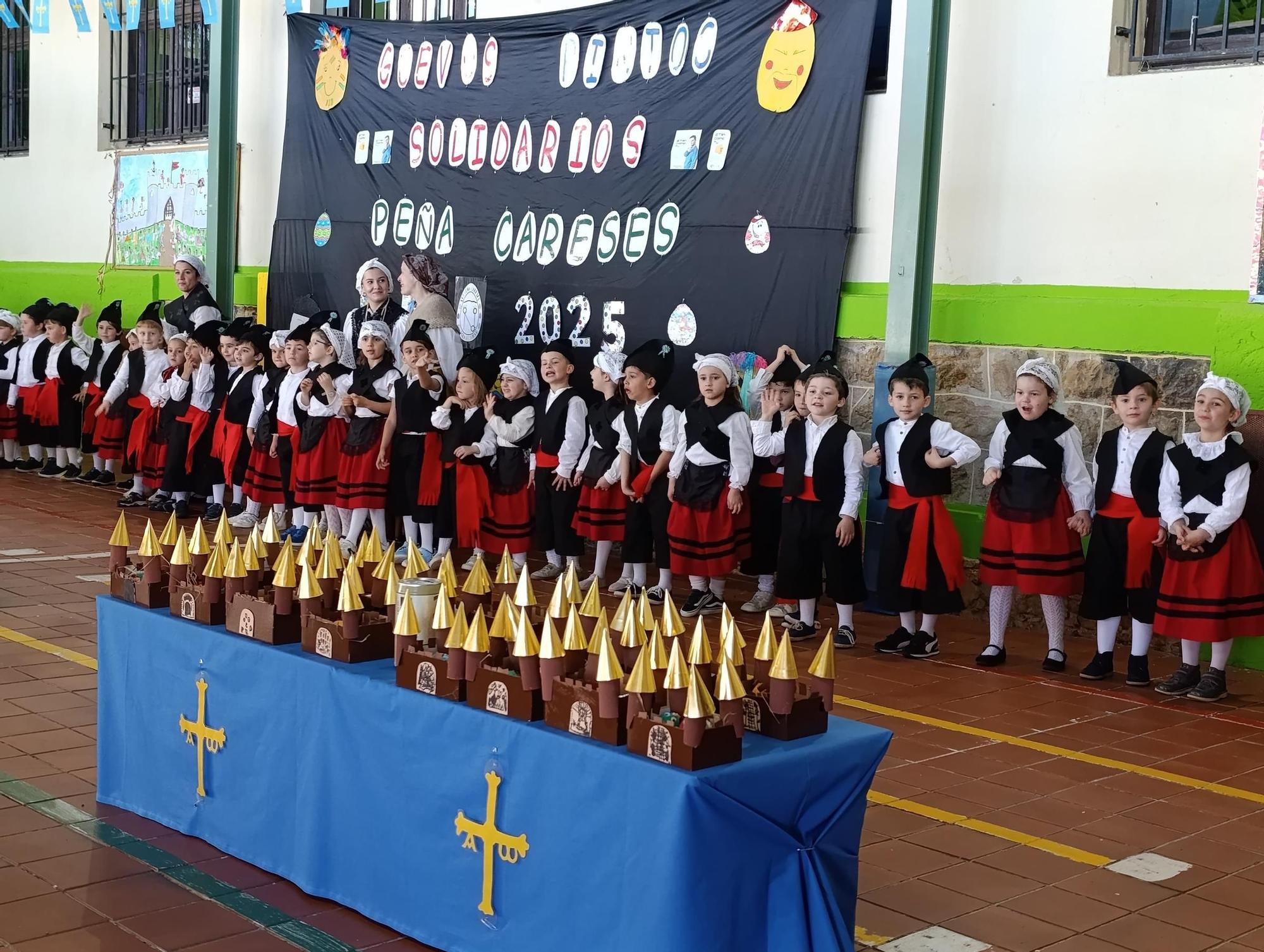 Así fue el Mercadillo de Güevos Pintos Solidarios del Peña Careses