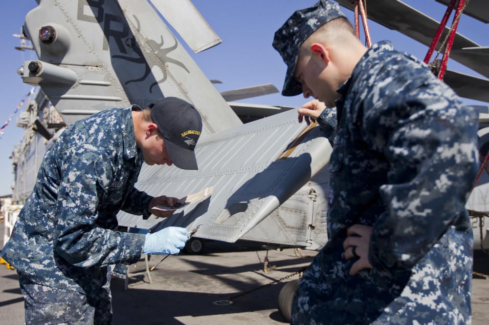 El portaaviones del ejército norteamericano USS Kearsarge