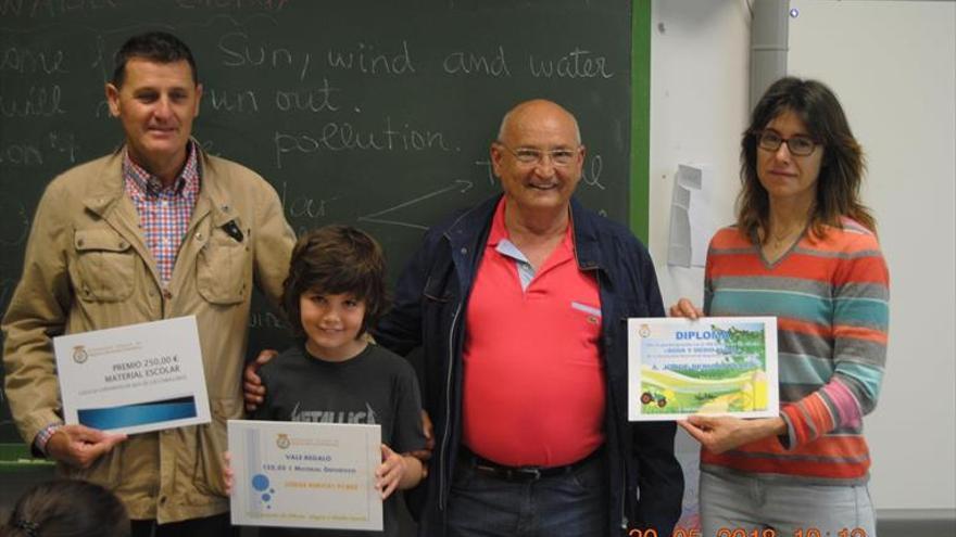 Los regantes entregan los premios de dibujo