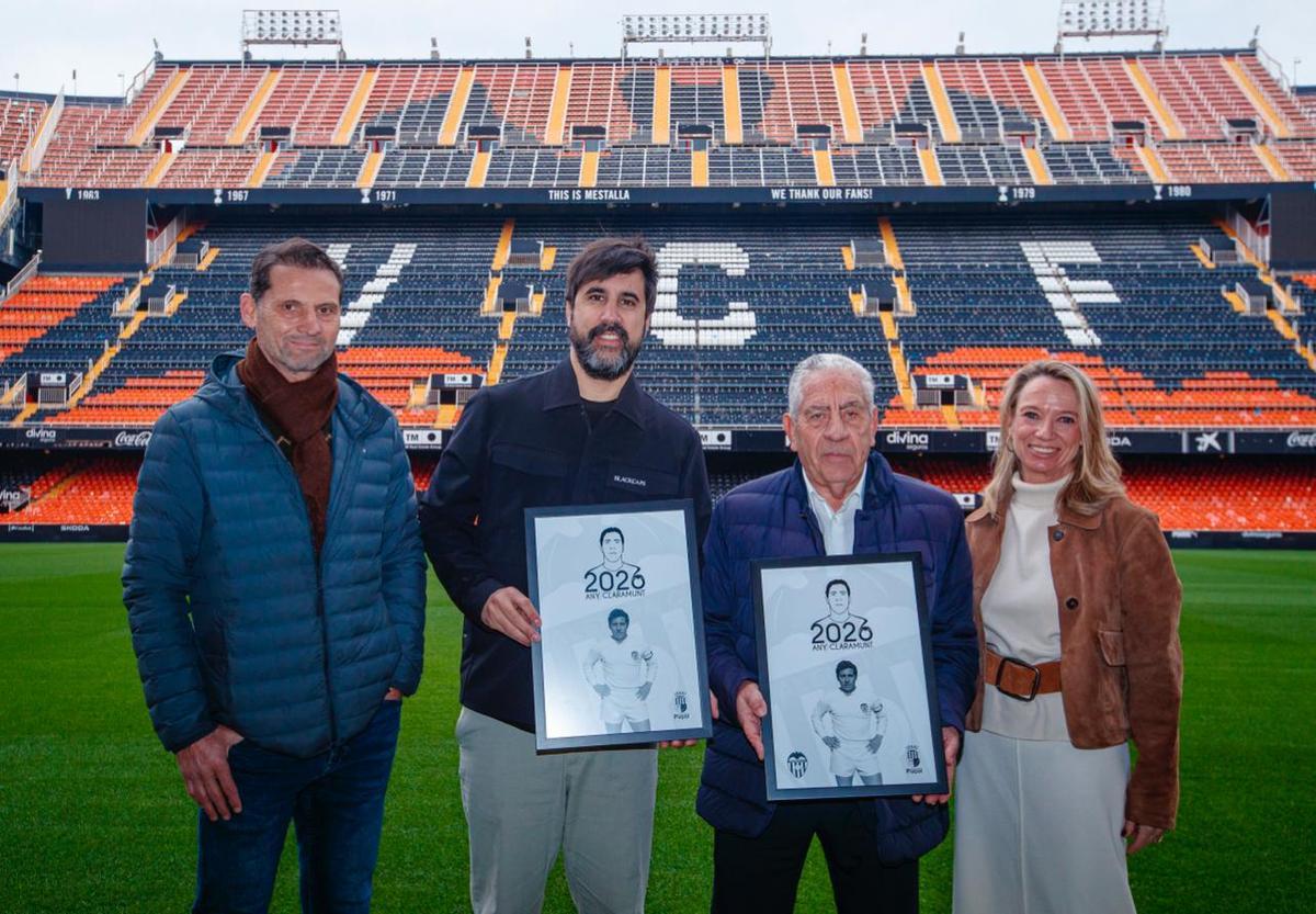 Giner, Solís, Claramunt y Carceller, en Mestalla.