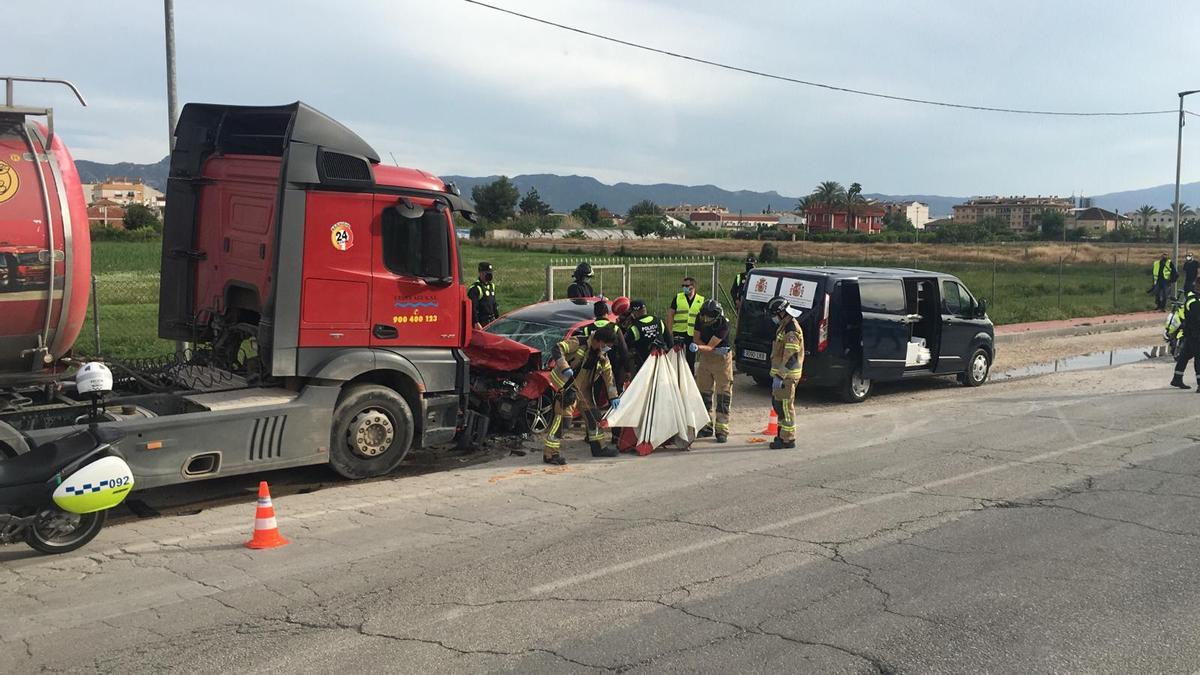 Bomberos y Policía, en el lugar del siniestro.