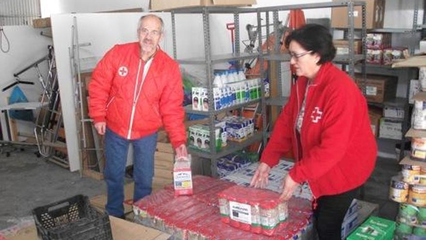 Creu Roja s&#039;encarrega de l&#039;entrega dels aliments envasats