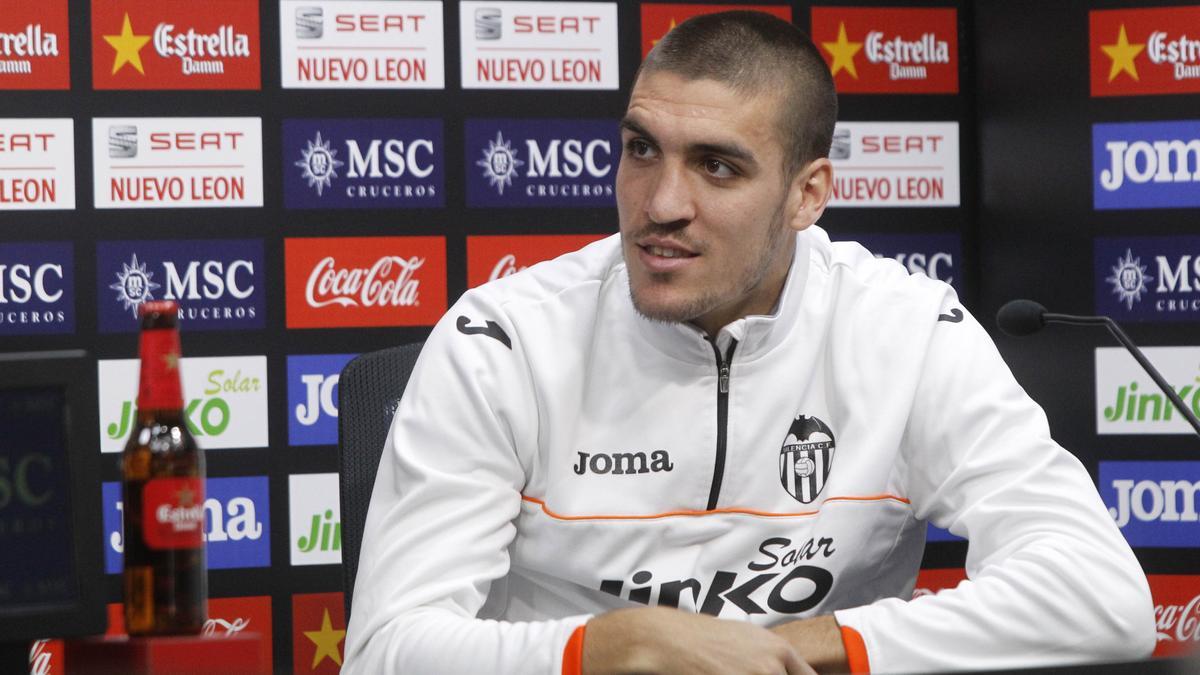 Marzo de 2014: Una imagen de Oriol Romeu en una rueda de prensa del Valencia CF