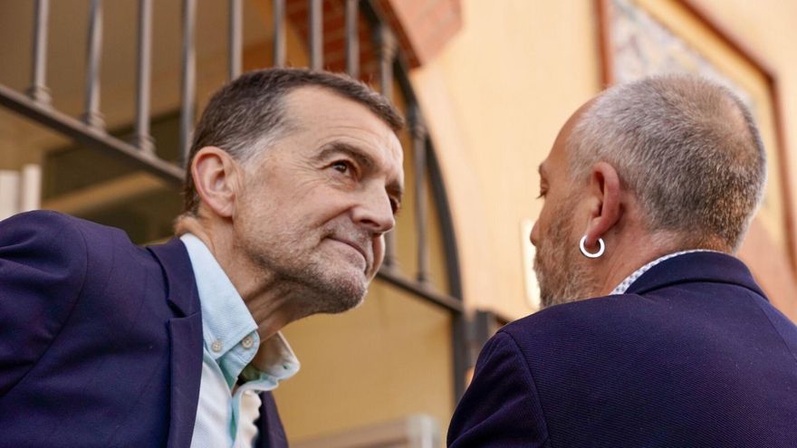 IU se fija junio como plazo para un pacto con Podemos en Andalucía, con la incógnita de si lo bloqueará la dirección estatal