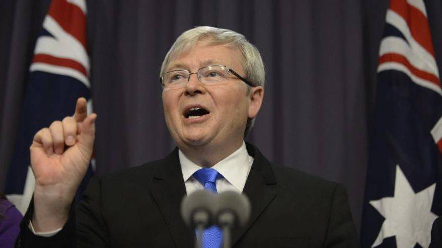 El primer ministro Kevin Rudd inicia la campaña electoral con ayudas a los colegios