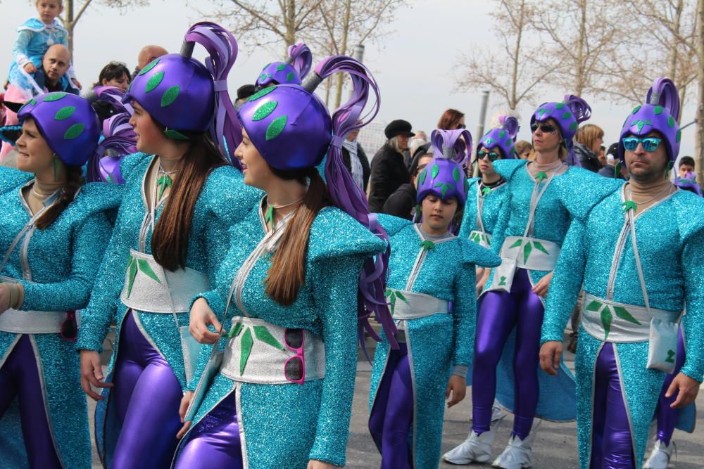 Roses viu un carnaval pletòric de gent i bon temps