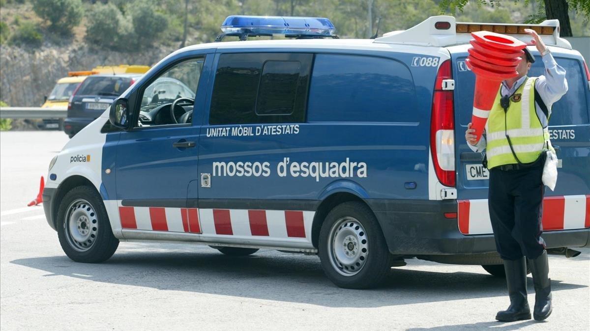 zentauroepp8306536 vallcarca 5 6 2008 los mossos d esquadra realizan controles 200519112915