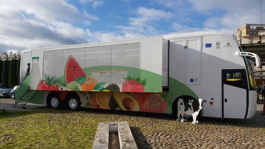La Junta repartió casi 600.000 dosis de frutas, hortalizas y leche en Córdoba en el curso 2023-24