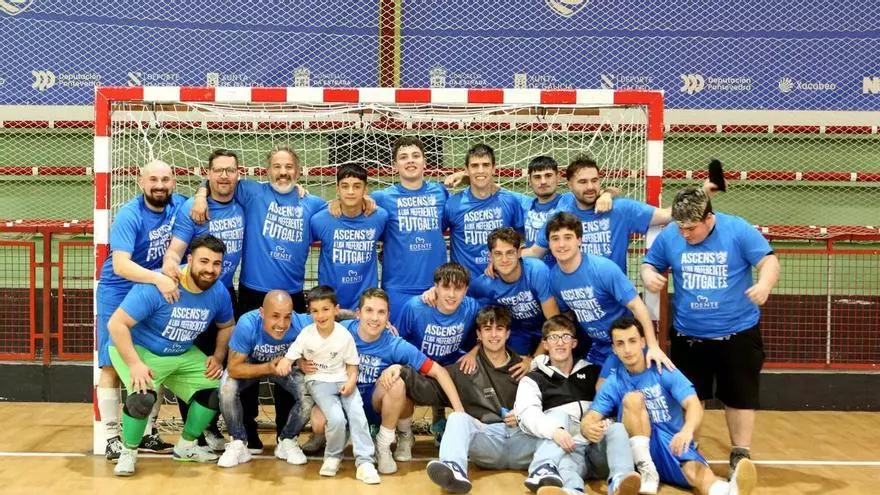 El Inversia Seguros A Estrada Futsal celebra el campeonato de liga y su ascenso a Preferente