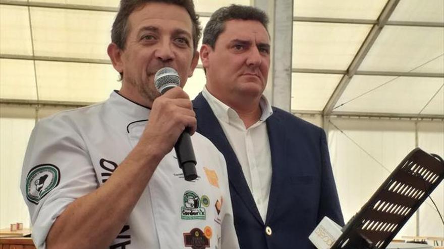 El cocinero Antonio Granero y Daniel Durán inauguran la I Feria del Marisco