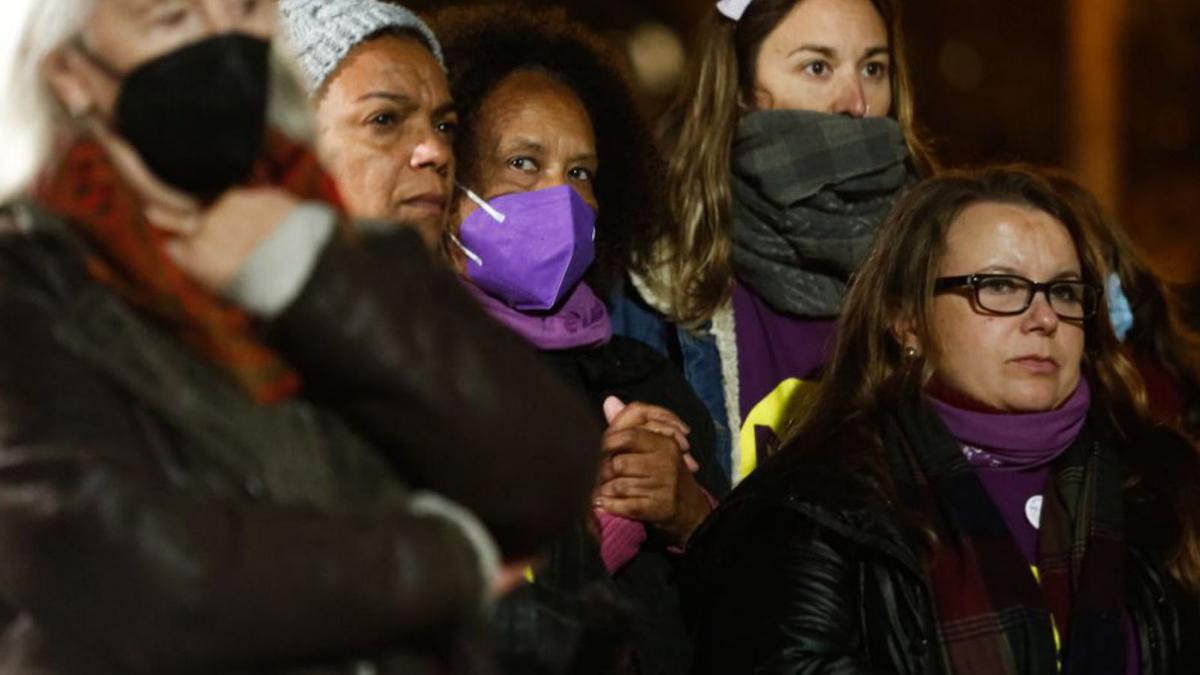 Entre el recuerdo de las asesinadas y los colores de Ares y Gilda | FOTOS DE TONI ESCOBAR 