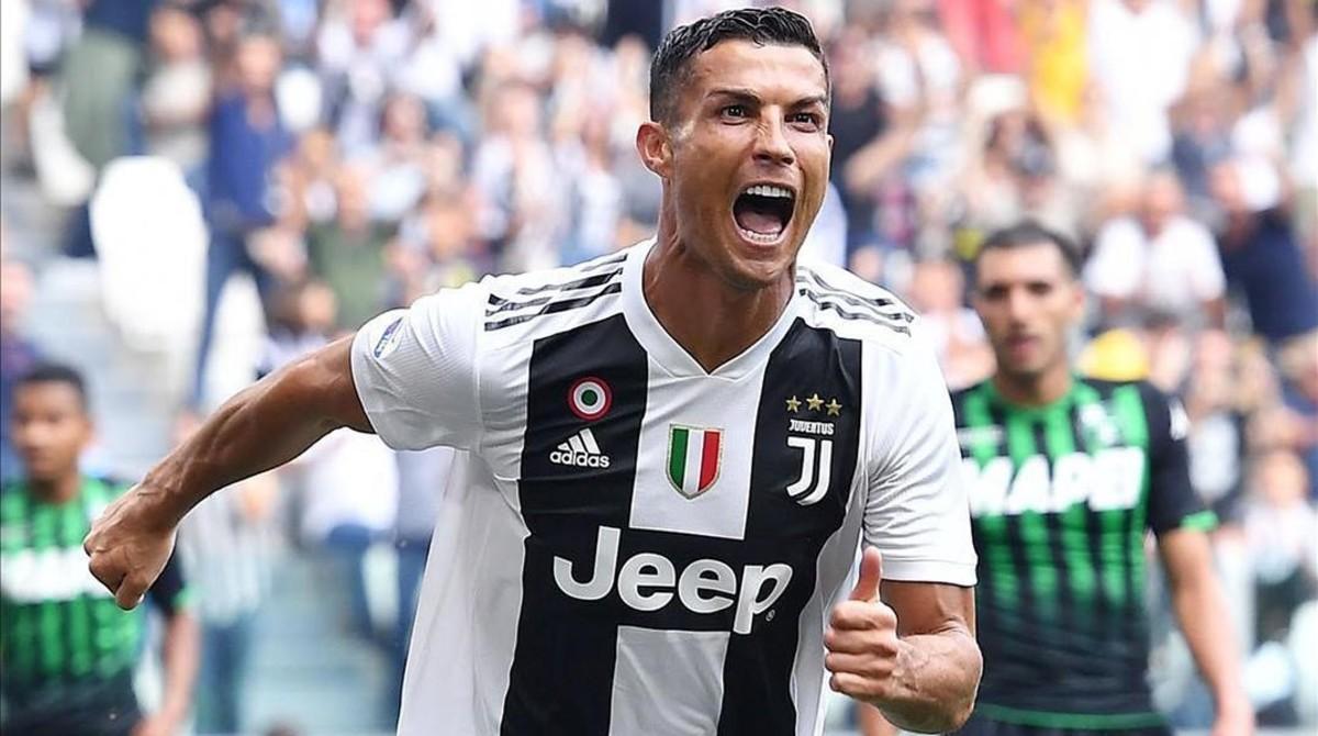 zentauroepp45059819 torino  italy   16 09 2018   juventus s cristiano ronaldo ju180916165710