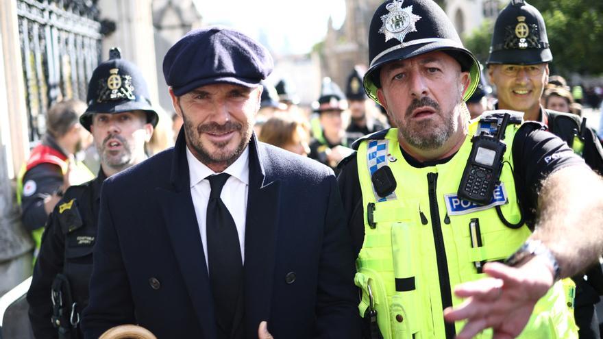 David Beckham fa 12 hores de cua per veure la capella ardent d&#039;Elisabet II