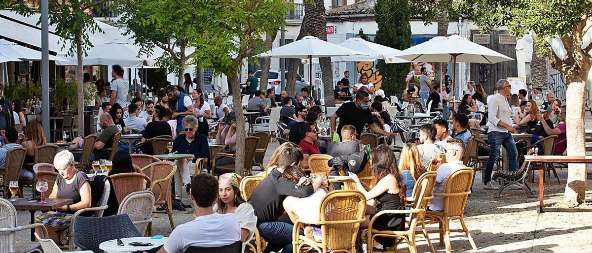 Terrazas en la plaza del Parque en una imagen de archivo