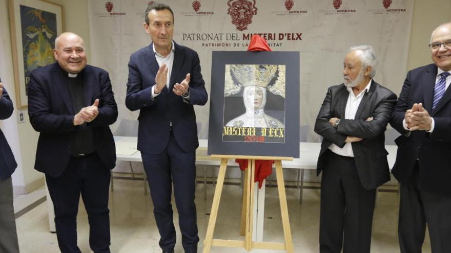 Vicente Esparza elabora el cartel anunciador del Misteri