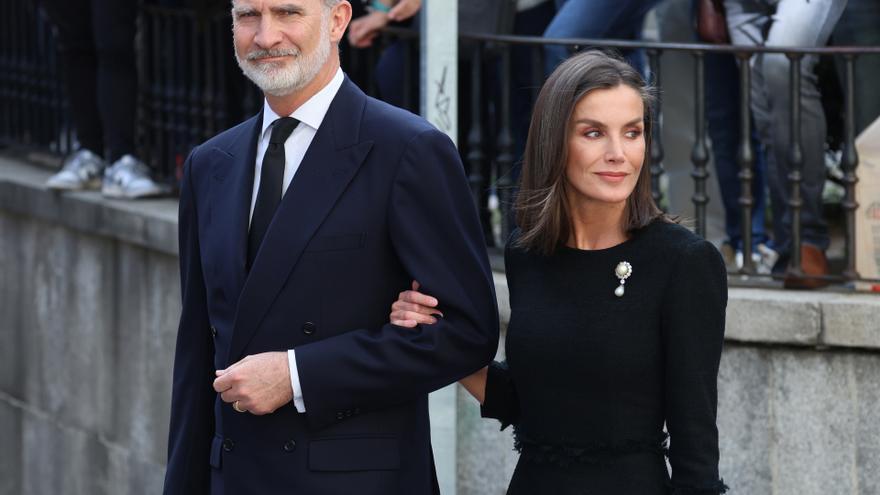 Los reyes Felipe y Letizia, junto al Rey Juan Carlos, recuerdan a Fernando Gómez Acebo