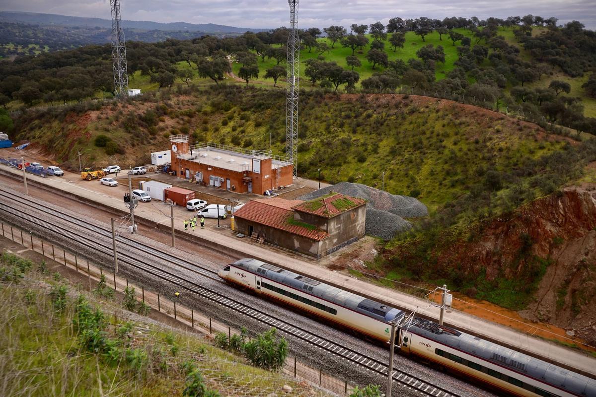 Vuelven a circular los trenes AVE e Iryo entre Córdoba y Madrid. Trenes pasando por Adamuz.