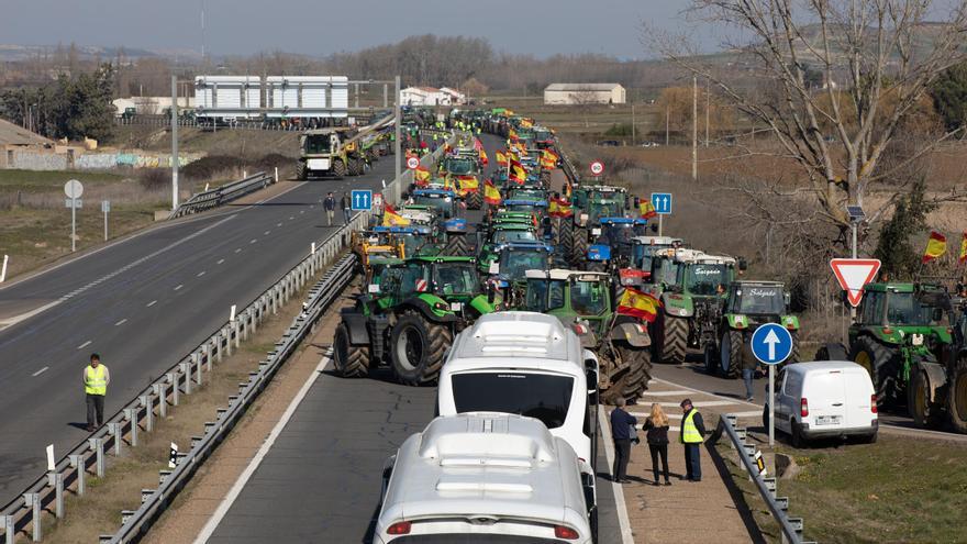 La Junta pide que se respete el transporte escolar en las movilizaciones agrarias