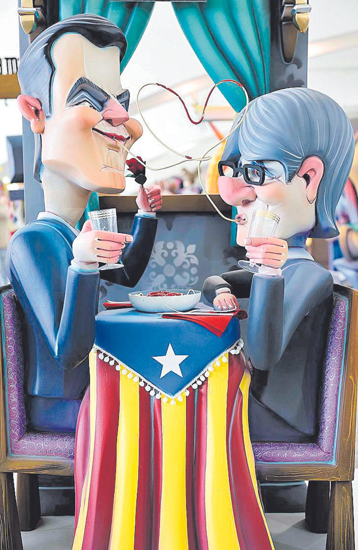 Pedro Sánchez y Carles Puigdemont, forma parte de la Exposición del Ninot 2024 en el Museo de las Ciencias de Valencia.